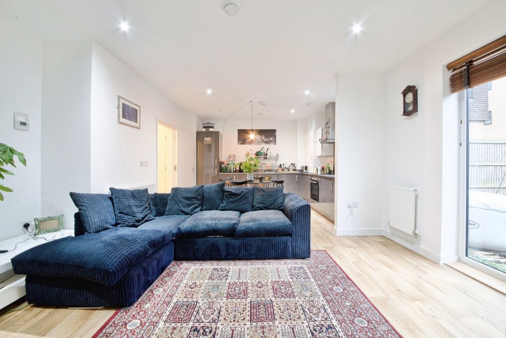 Property photo 2 of 12 Pbox-Img.Jpg