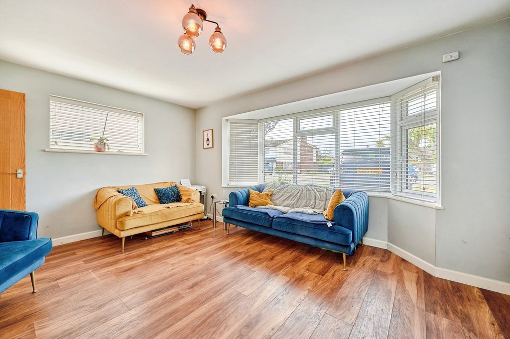 Property photo 3 of 18 Pbox-Img.Jpg