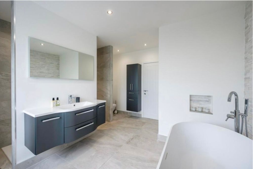 Property photo 2 of 3