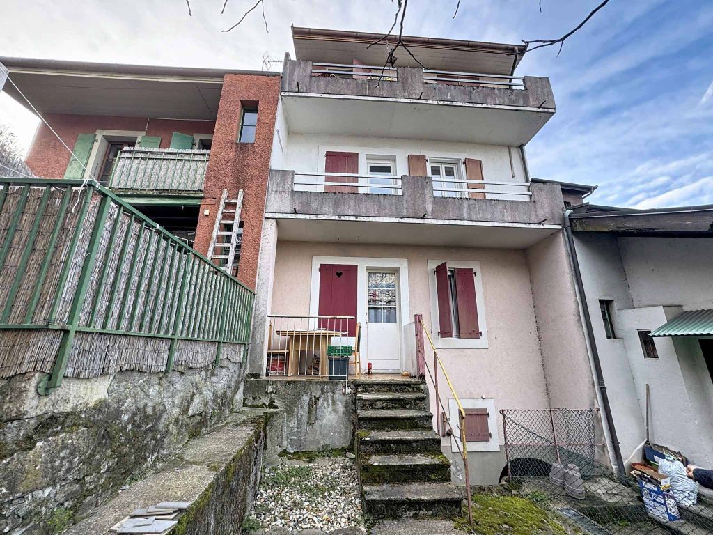 Property photo 1 of 12