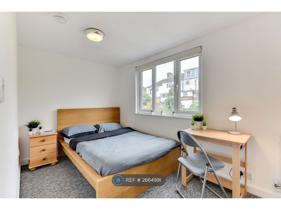 Property photo 3 of 34