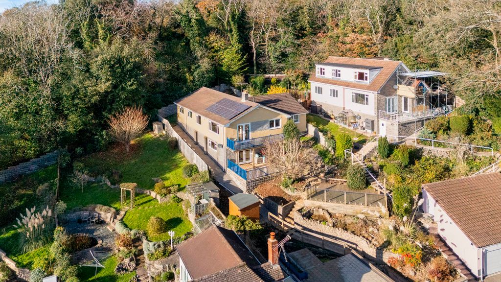 Property photo 1 of 44