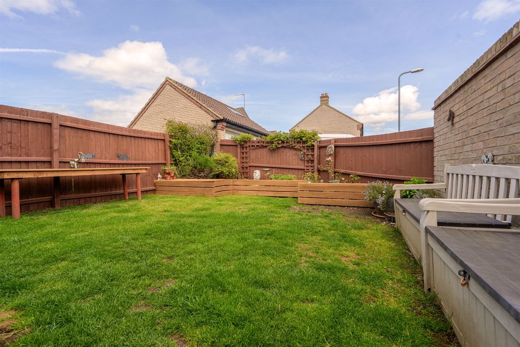 Property photo 2 of 13