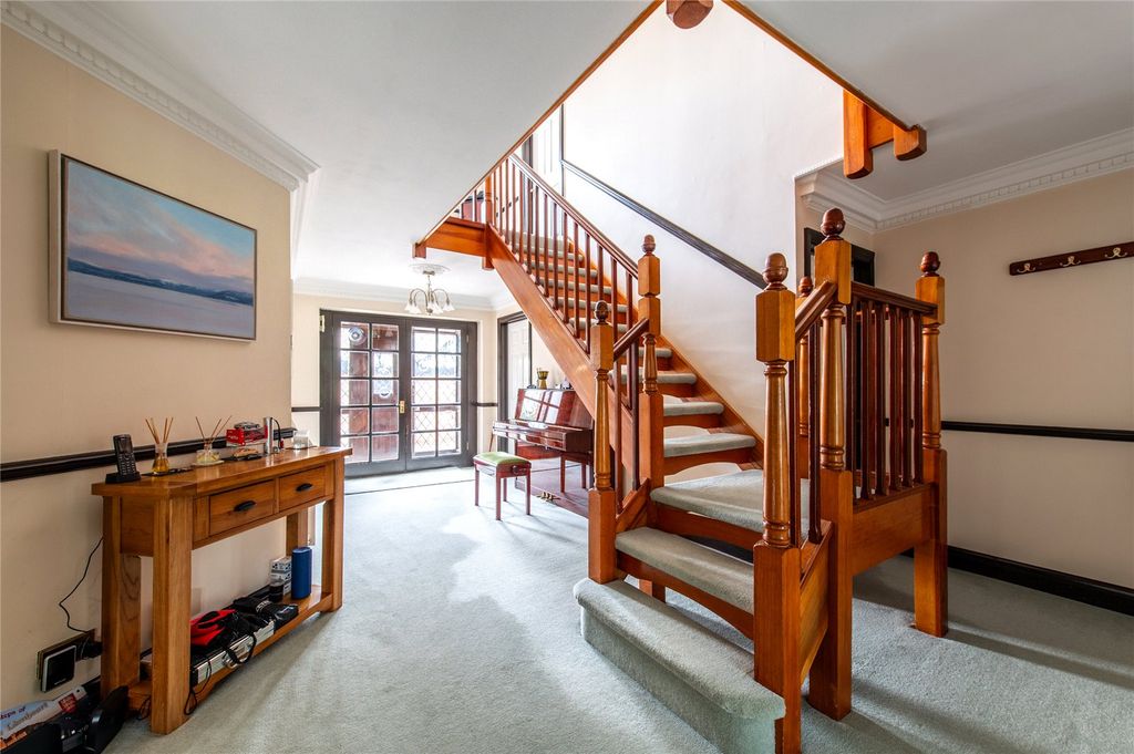 Property photo 2 of 37 Picture No. 48