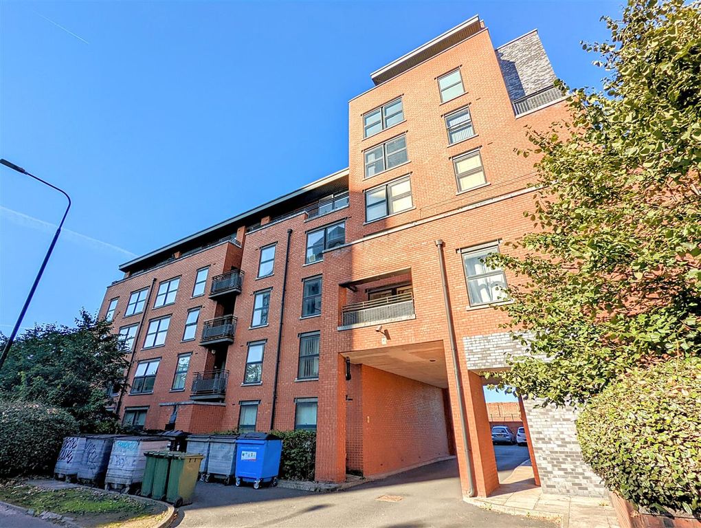 Property photo 1 of 8