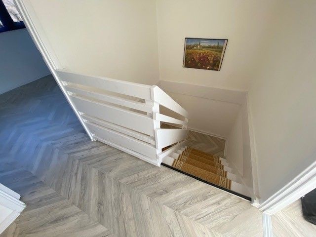 Property photo 3 of 8 Hallway