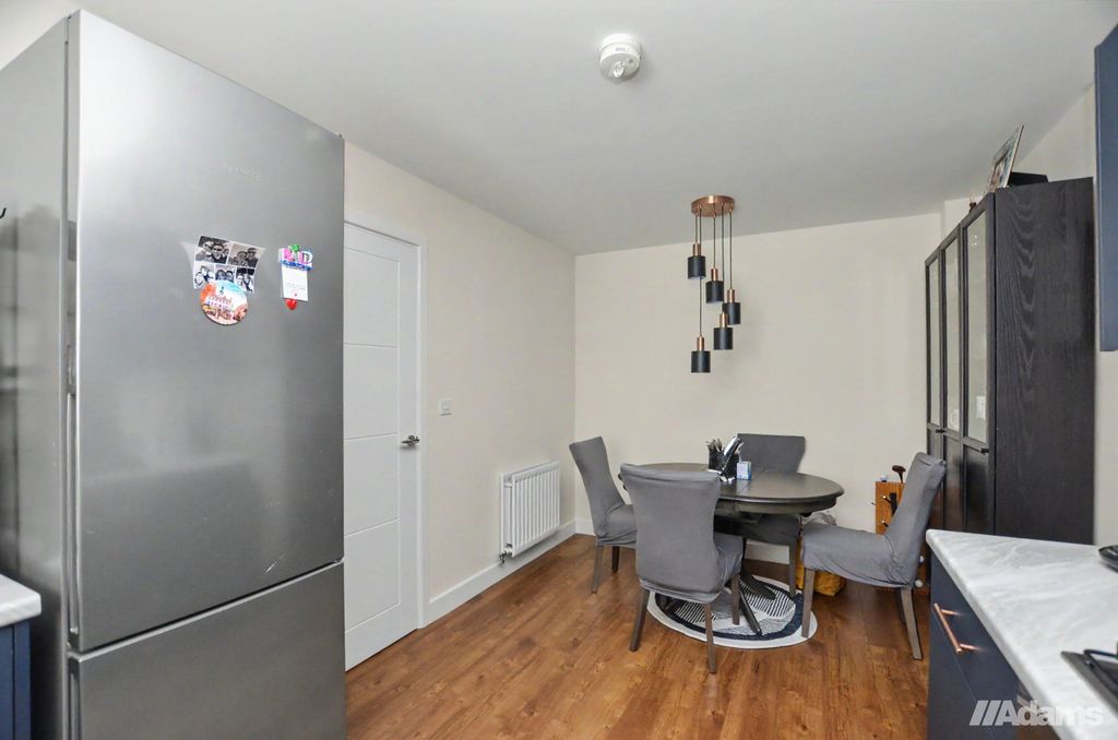 Property photo 2 of 27