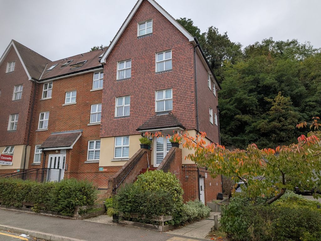 Property photo 2 of 10