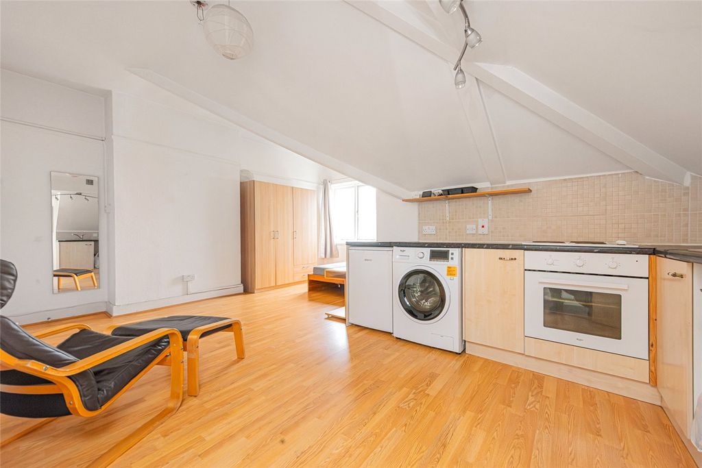 Property photo 1 of 7 Picture No. 14