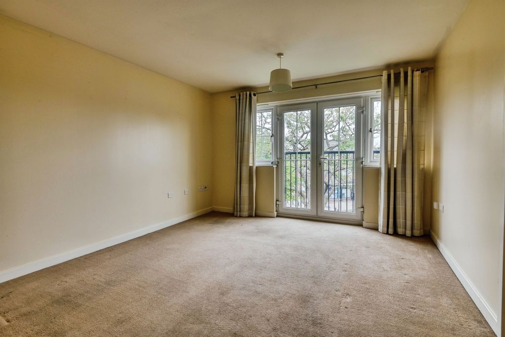 Property photo 3 of 14
