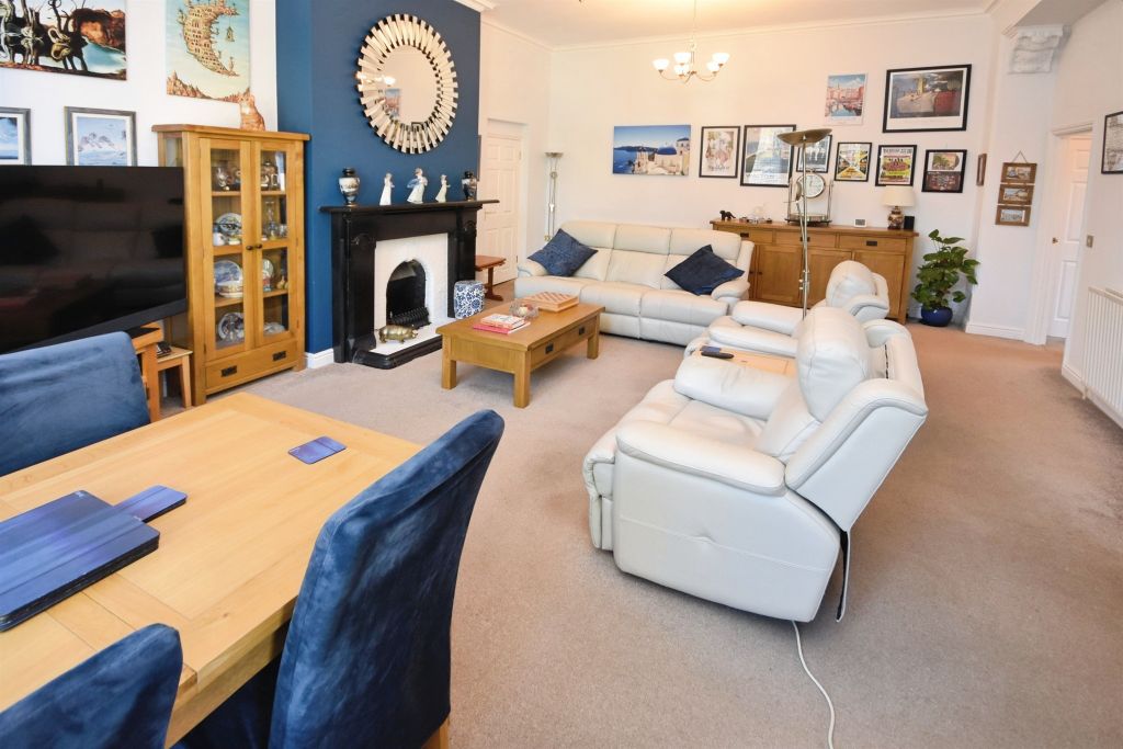 Property photo 2 of 26