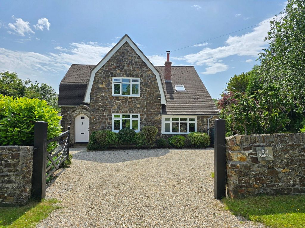 Property photo 3 of 44
