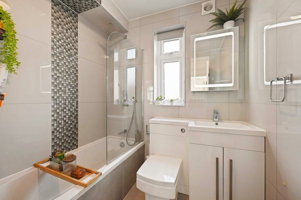 Property photo 2 of 9 Photo 1