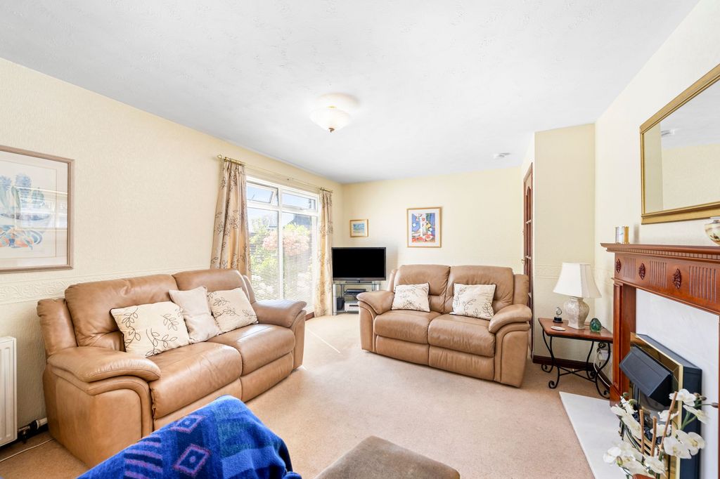 Property photo 2 of 29