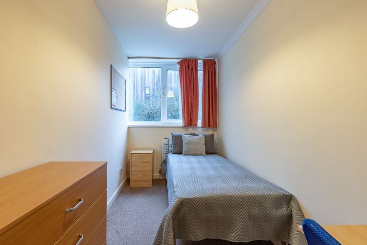 Property photo 1 of 8 270268