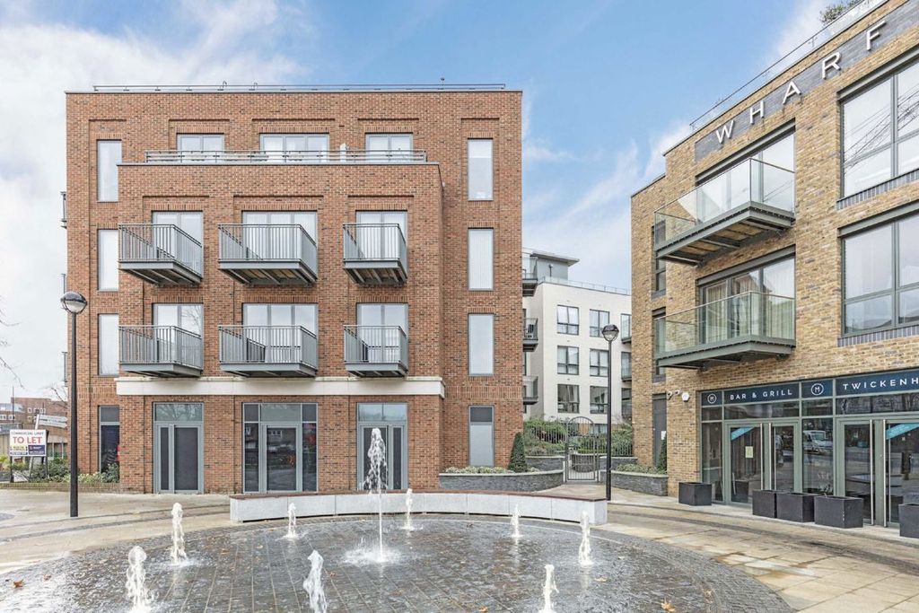 Property photo 1 of 2