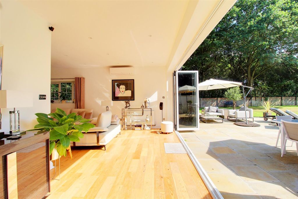 Additional image 32 of 5 bed detached house for saleDixons Hill Close, North Mymms AL9
