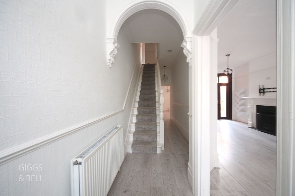 Property photo 3 of 31 5200013