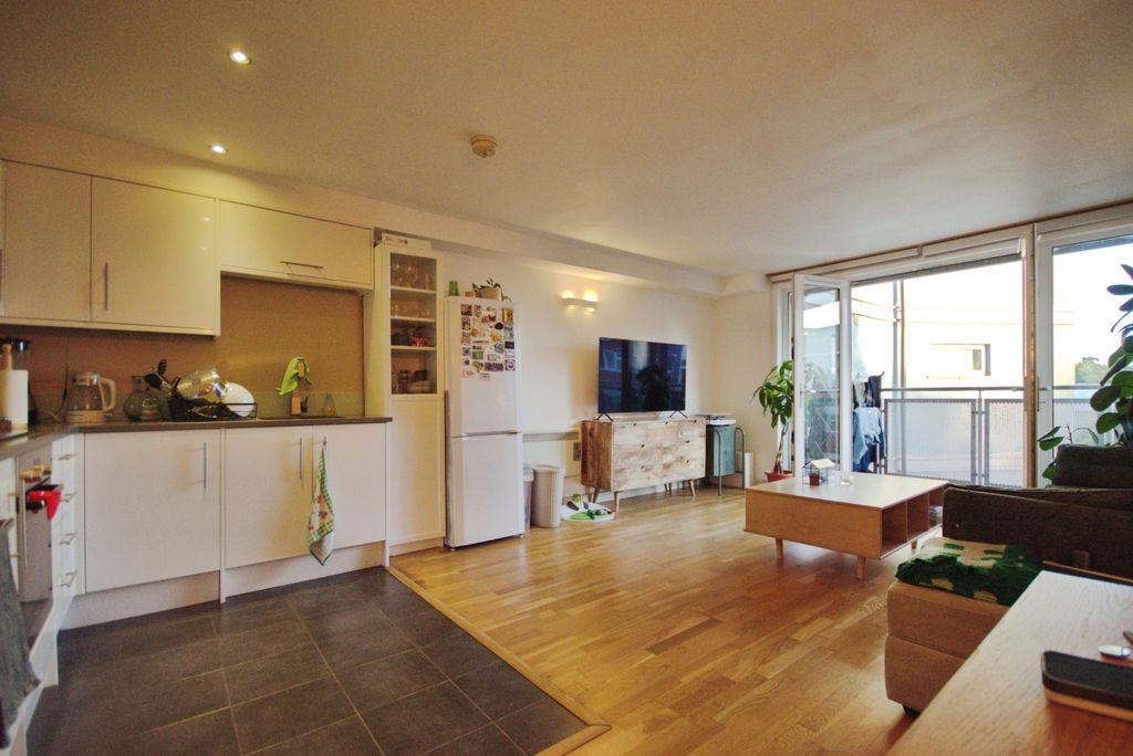 Property photo 3 of 14