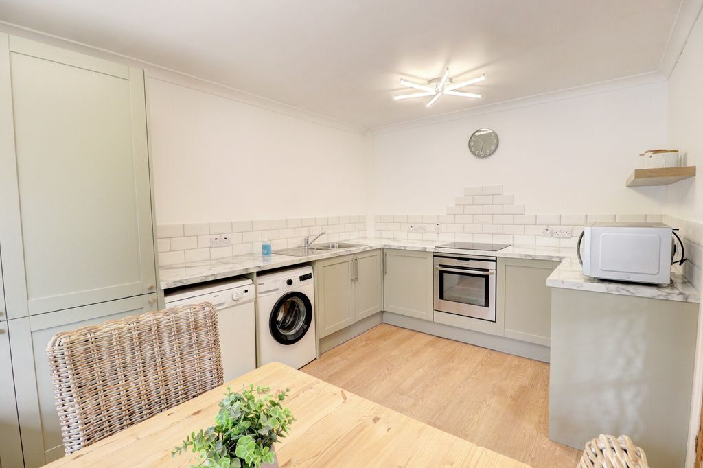 Property photo 3 of 10 Picture No. 05