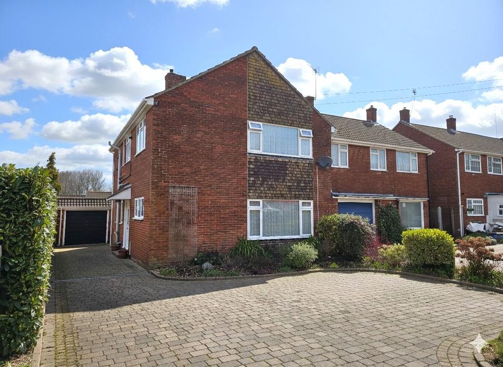 Property photo 1 of 16 Gemini_Generated_Image_Pg7Qu8Pg7Qu8Pg7Q.Jpg