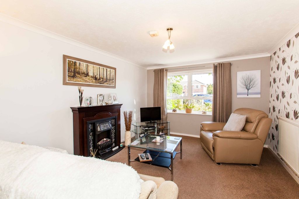 Property photo 3 of 35