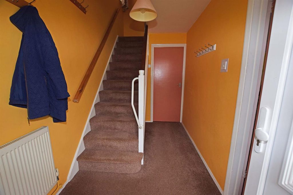 Property photo 3 of 13 Entrance Hall