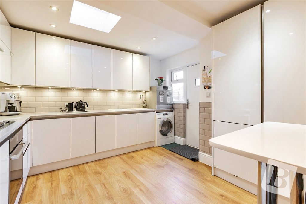 Property photo 3 of 22 Kitchen/Dining Room