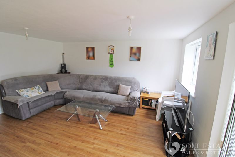 Property photo 2 of 16 Lounge