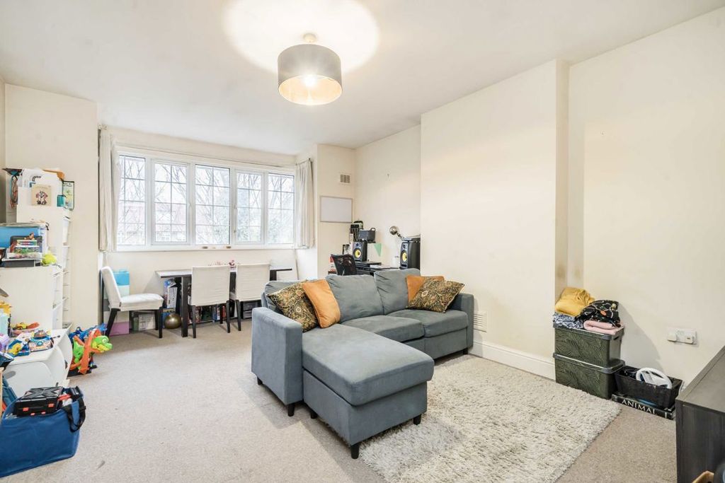 Property photo 3 of 6