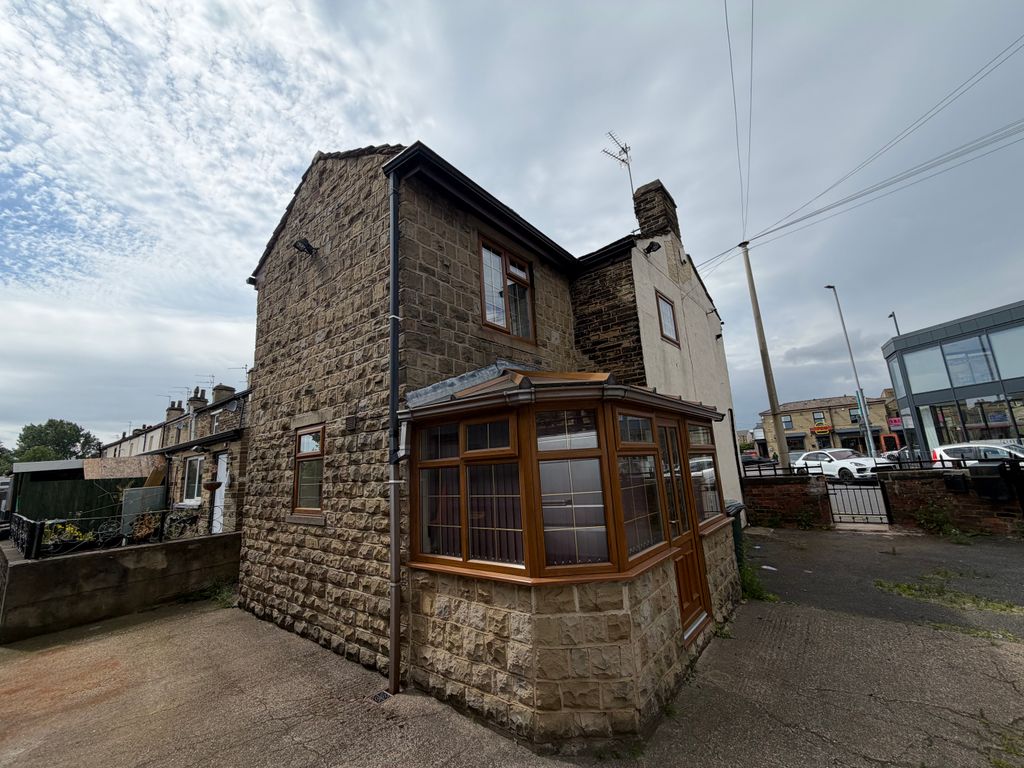 Property photo 2 of 16 Image