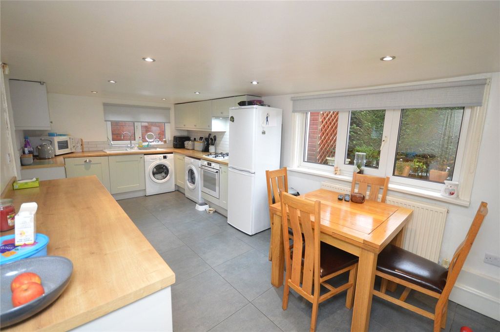 Property photo 2 of 13 Picture 2