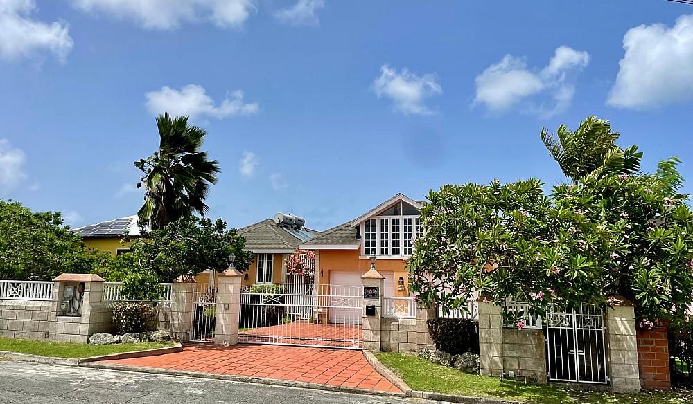 Property photo 1 of 33