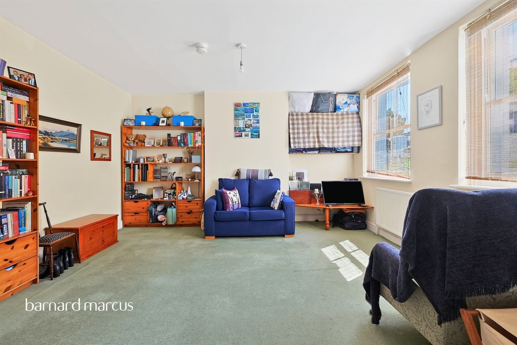 Property photo 3 of 9