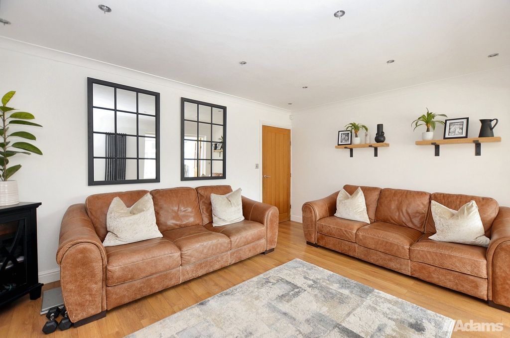 Property photo 3 of 43