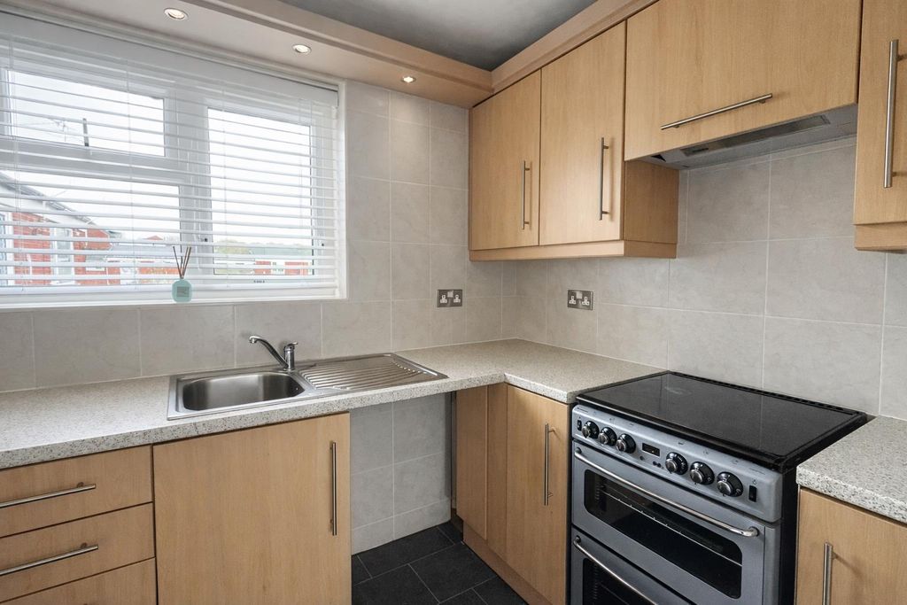 Property photo 3 of 10 3B035Bc2-4Eaf-4d09-9034-2B321Fa3E9F1.Png