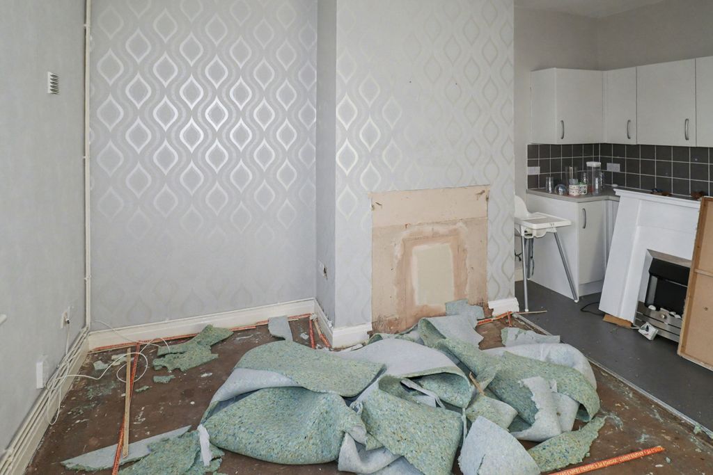 Property photo 3 of 18 5 Musgrave Street, Birstall, Batley, West Yorkshire Wf17 9Pf