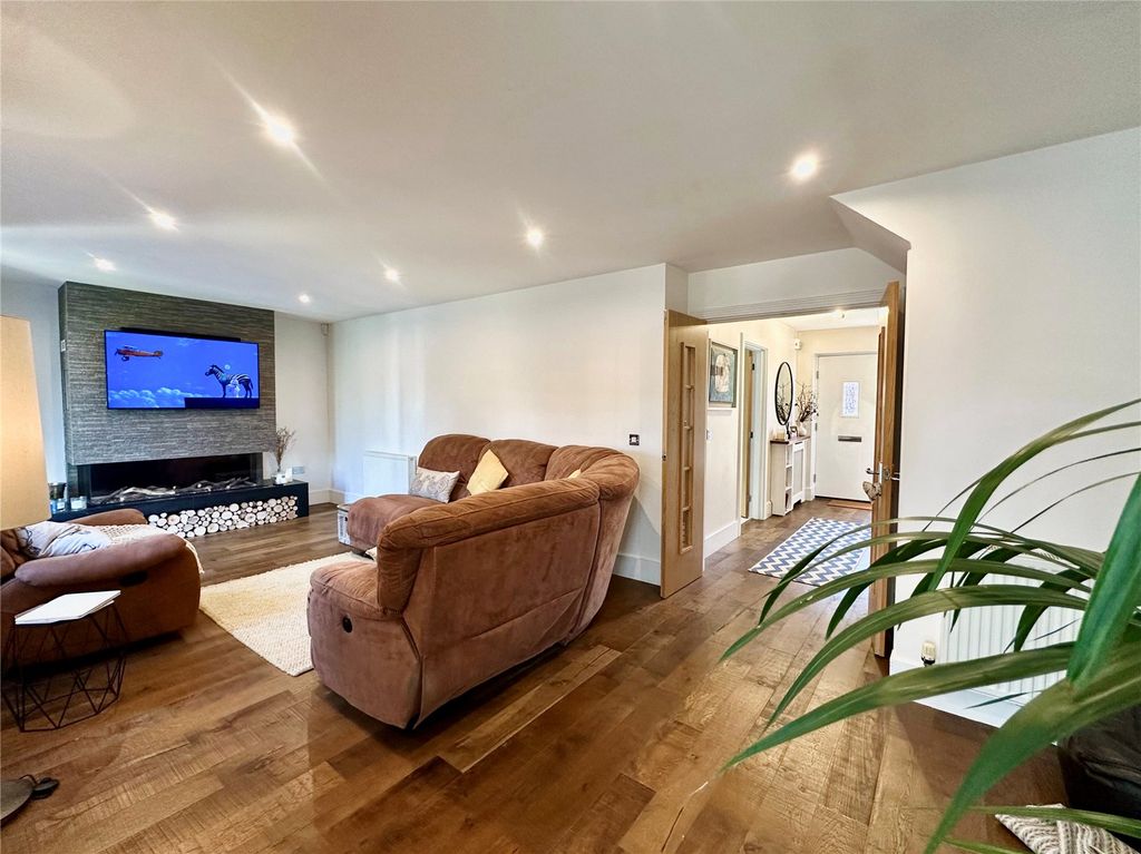 Property photo 2 of 18 Picture No. 41