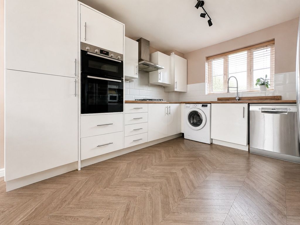 Property photo 3 of 15 5198236