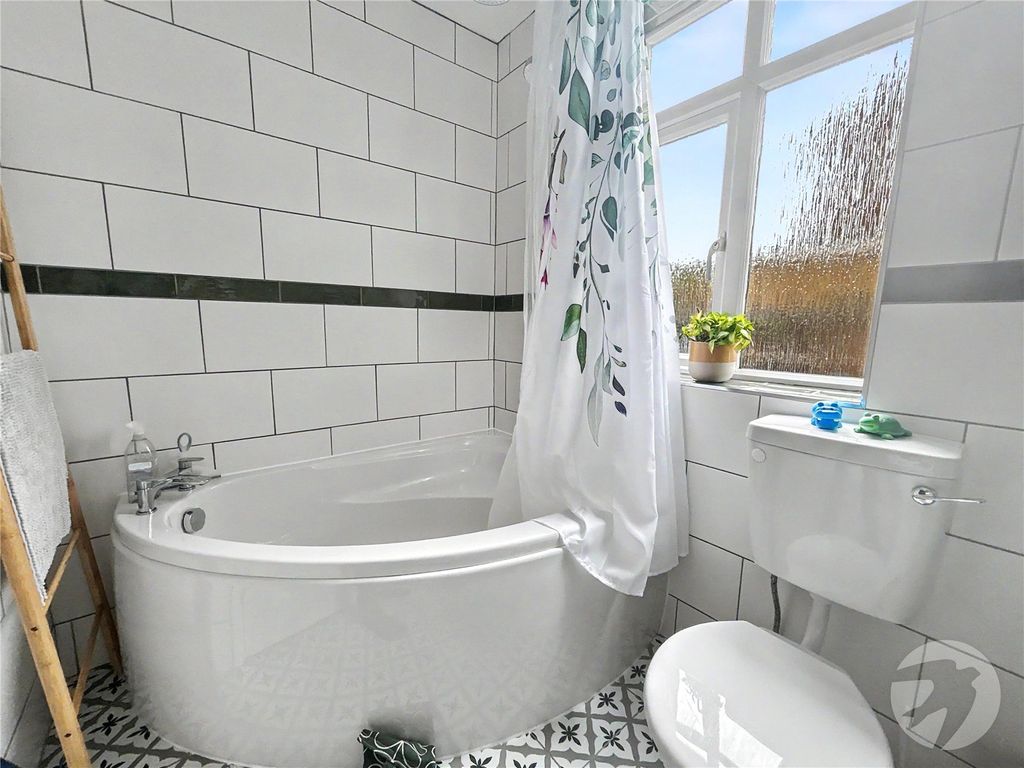 Property photo 3 of 28 Picture No. 06