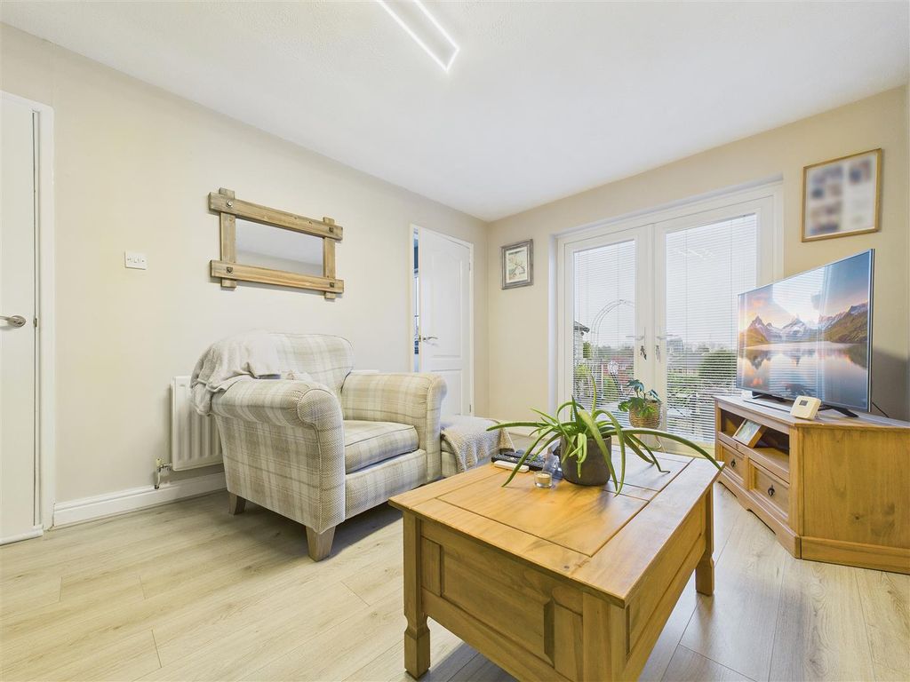 Property photo 3 of 15 Cam01407G0-Pr0059-Still005.Jpg