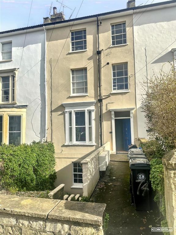 Property photo 1 of 9 Victorian Terraced House With Lower-Ground Flat...