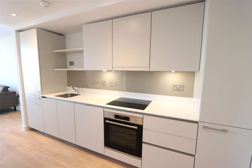 Property photo 3 of 9 Kitchen