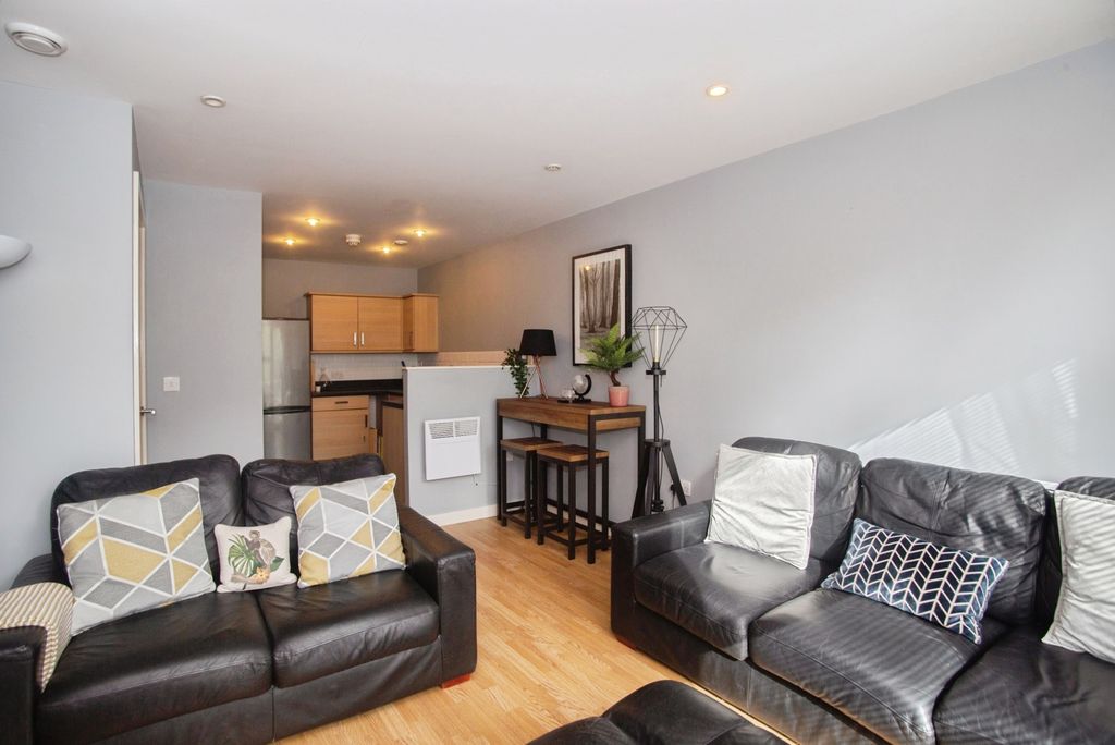 Property photo 2 of 15 Pbox-Img.Jpg