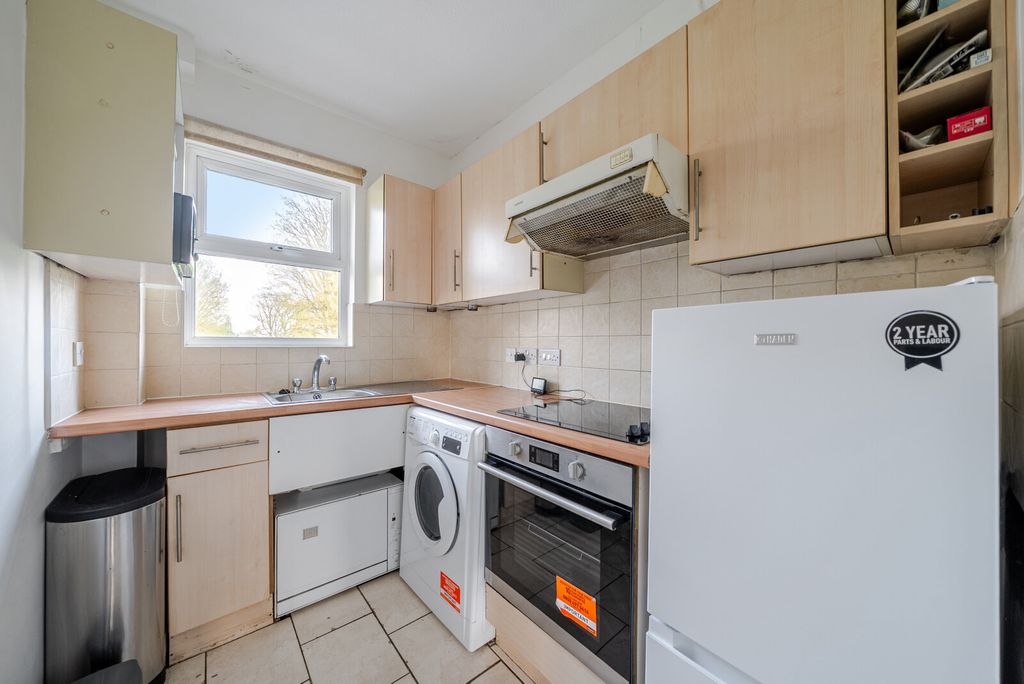 Property photo 2 of 10 1425784-10-69B051...