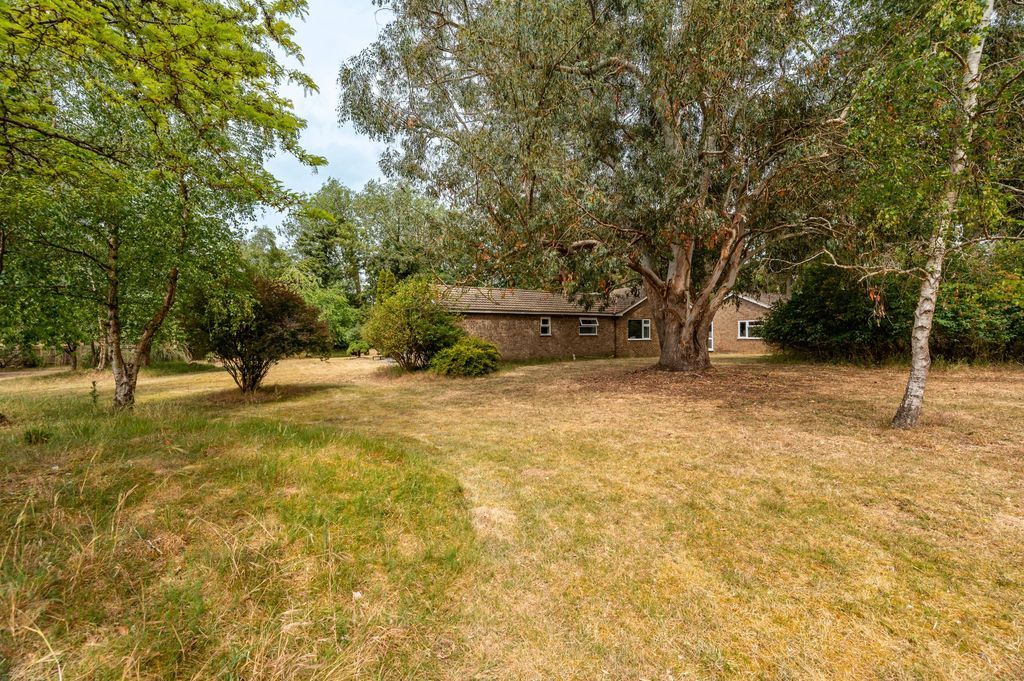 Property photo 2 of 25