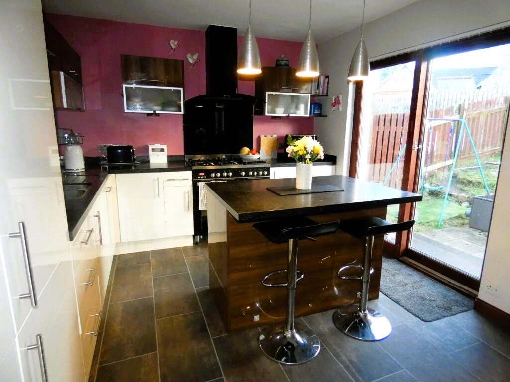Property photo 2 of 16 Kitchen