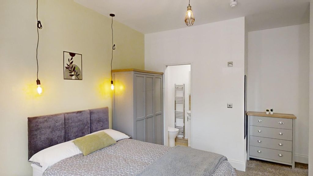 Property photo 2 of 8 Photo