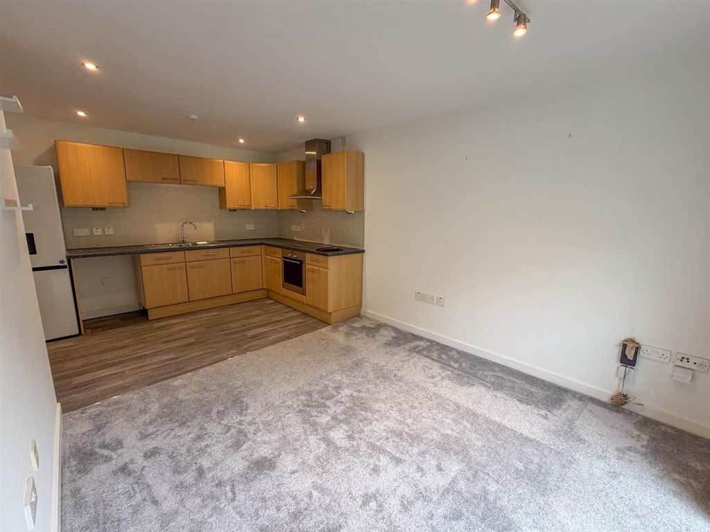 Property photo 2 of 10 Apt 60 Queens-02.Jpg