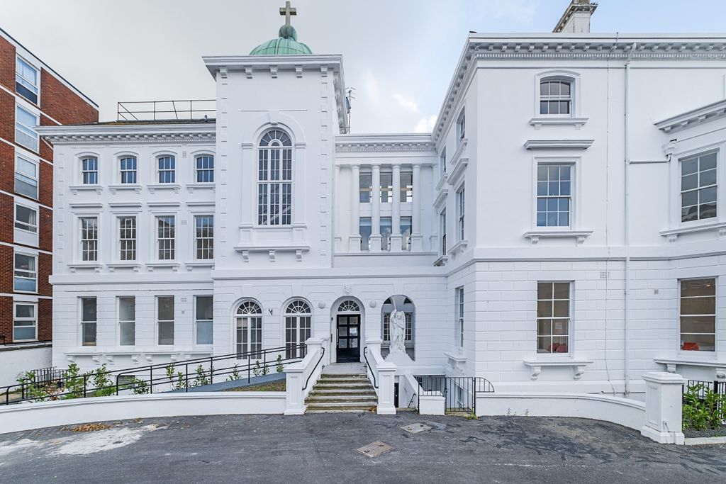 Property photo 1 of 12 2-Esperance-House...